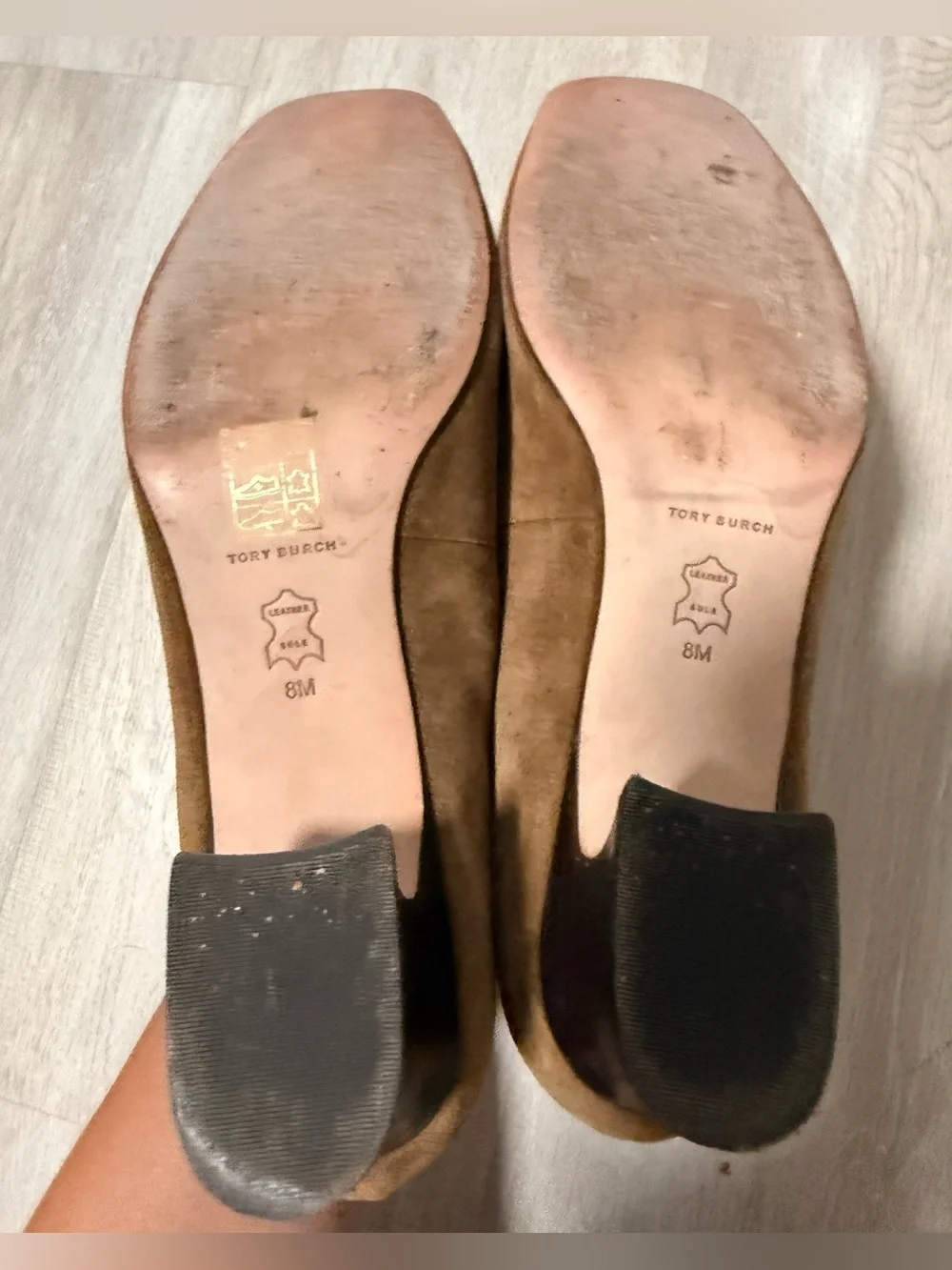 Tory Burch Brown Suede Ballet Flats Women’s Size 8M Gold Logo Medallion Shoes
